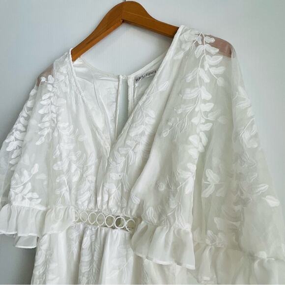 Saints + Secrets sheer embroidered ruffle style v-neck keyhole back sz S white - Picture 4 of 15